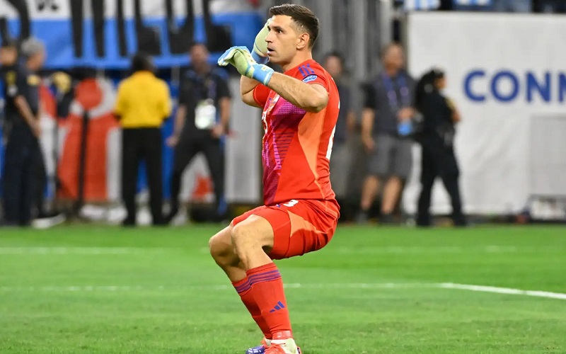 Inter Milan để mắt Emiliano Martinez