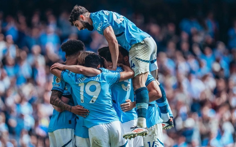 Man City thăng hoa